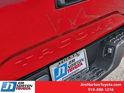 Used 2019 Toyota Tacoma SR image 12