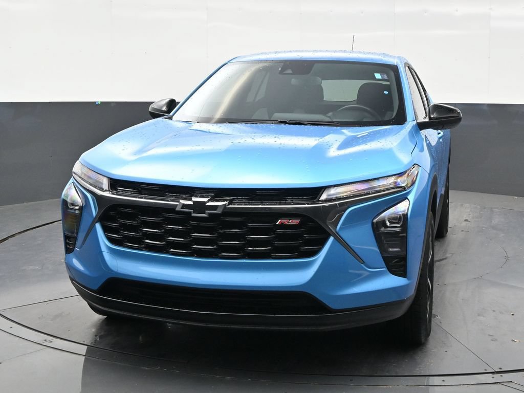 Used 2025 Chevrolet Trax RS FWD image 8