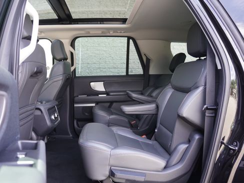 Used 2025 Ford Expedition Max Active AWD/4WD image 26