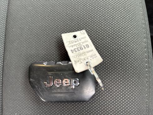 Used 2023 Jeep Wrangler Unlimited Sport image 22