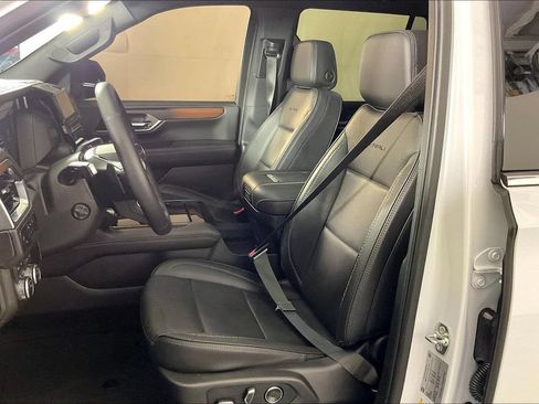 Used 2026 GMC Yukon Denali w/ Sun & Power Step Package AWD/4WD image 26