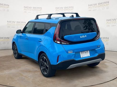 Used 2023 Kia Soul EX FWD image 3