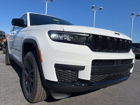 New 2025 Jeep Grand Cherokee L Altitude image 55
