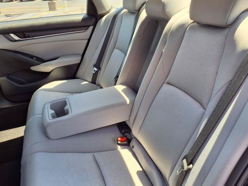 Used 2018 Honda Accord EX image 7