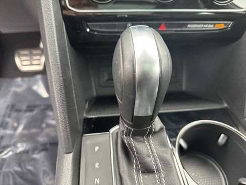 Used 2023 Volkswagen Atlas Cross Sport SEL R-Line image 32