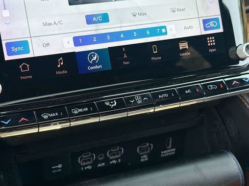 Used 2022 Jeep Grand Wagoneer Series III w/ Rear Seat Video Group 1 AWD/4WD image 21