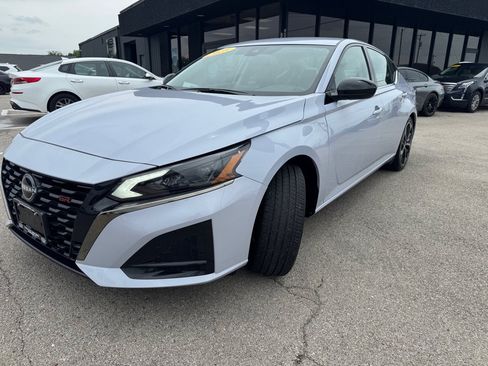 Used 2025 Nissan Altima 2.5 SR FWD image 4