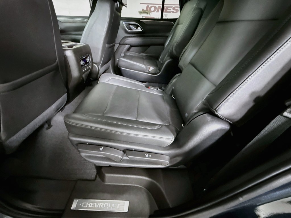 Used 2021 Chevrolet Tahoe Z71 w/ Luxury Package AWD/4WD image 28