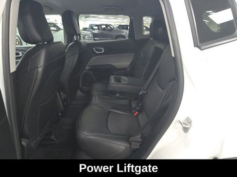 Used 2022 Jeep Compass Latitude w/ Convenience Group AWD/4WD image 10