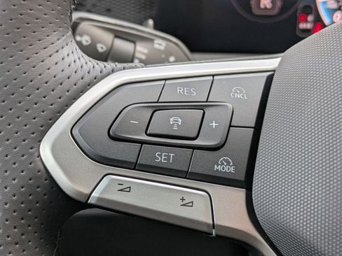 New 2026 Volkswagen Tiguan SE R-Line FWD image 31