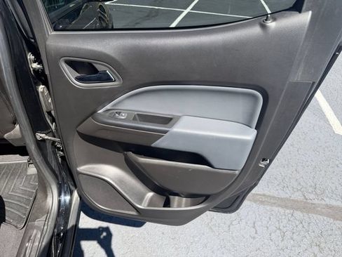 Used 2019 Chevrolet Colorado Z71 AWD/4WD image 12