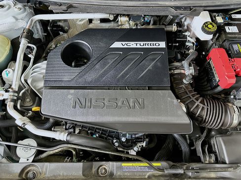 Used 2025 Nissan Rogue SV image 32