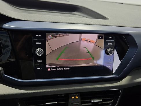 Certified 2023 Volkswagen Taos SE w/ Panoramic Sunroof Package FWD image 16