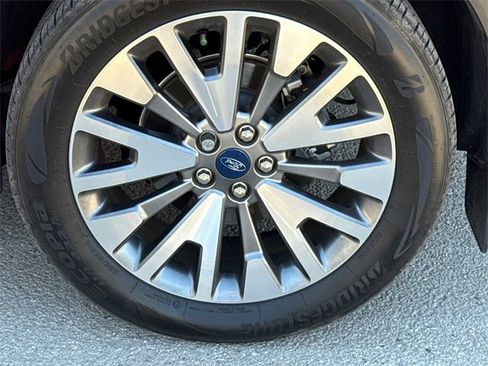 Used 2020 Ford Escape Titanium w/ Titanium Premium Package 2.0 image 9