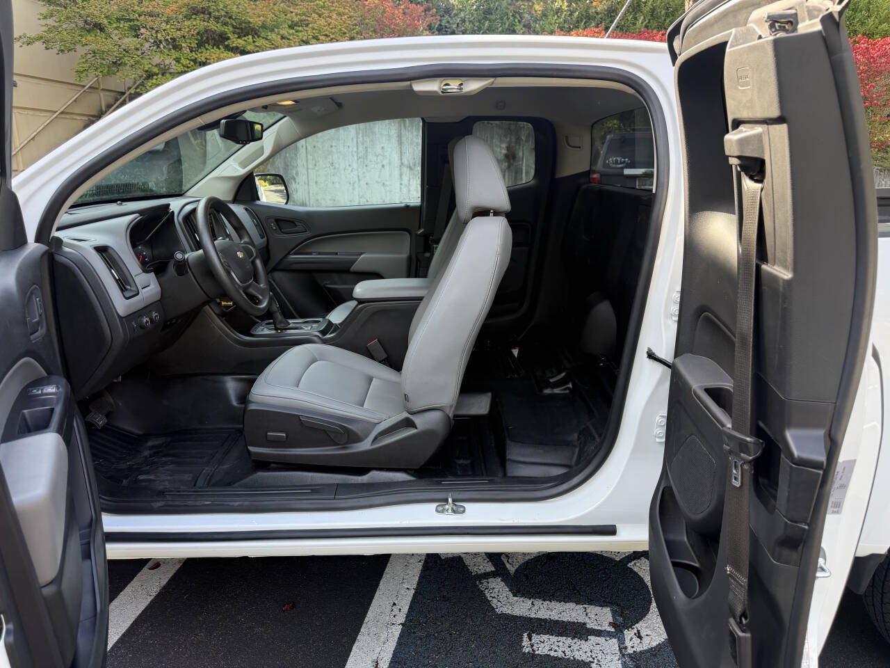 Used 2021 Chevrolet Colorado W/T w/ WT Convenience Package AWD/4WD image 10