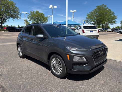 Used 2021 Hyundai Kona SEL FWD image 2