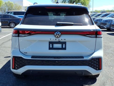 New 2026 Volkswagen Tiguan SE R-Line FWD image 4