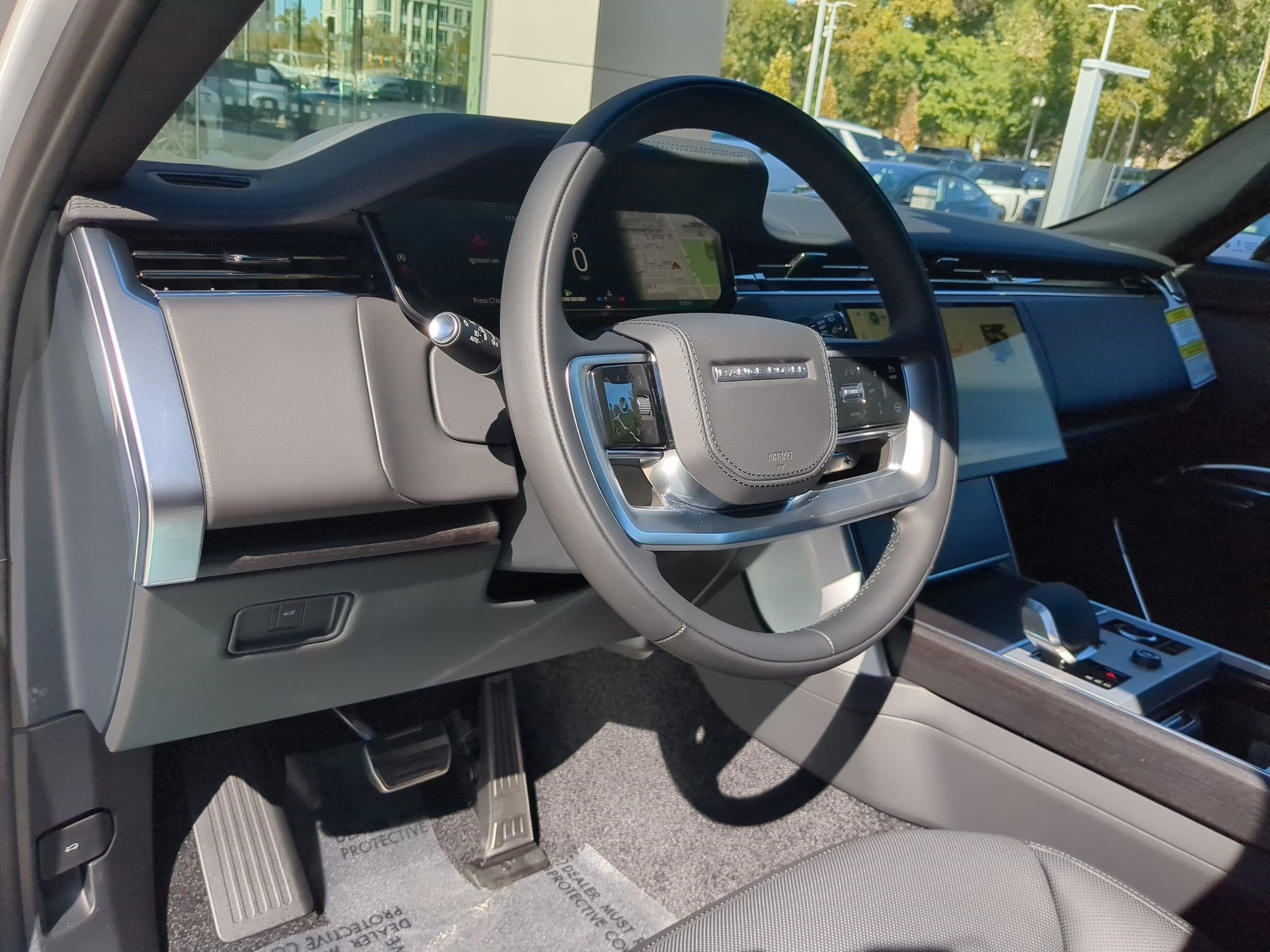 New 2027 Land Rover Range Rover Long Wheelbase SE AWD/4WD image 14