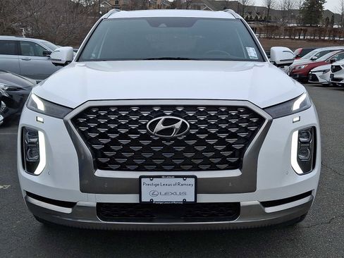 Used 2022 Hyundai Palisade Calligraphy image 2