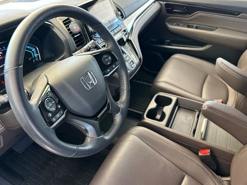 Certified 2024 Honda Odyssey Touring image 10