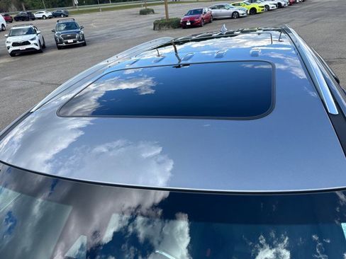 Used 2024 Buick Enclave Essence w/ Sport Touring Edition image 9