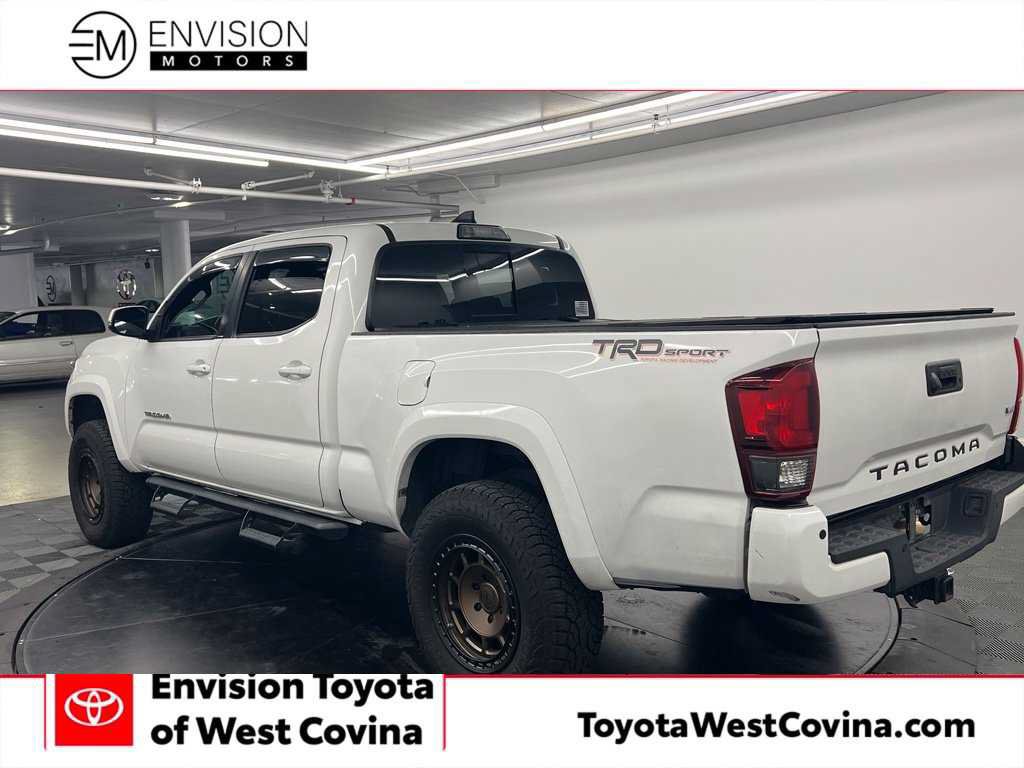 Used 2018 Toyota Tacoma TRD Sport w/ Technology Package RWD image 4