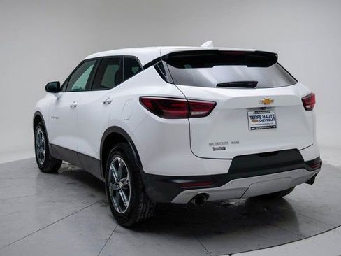 Used 2025 Chevrolet Blazer LT image 3