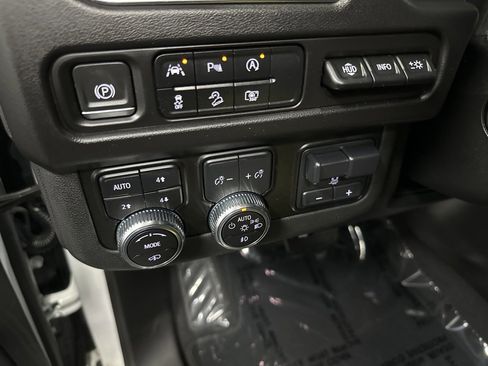 Used 2023 GMC Yukon XL AT4 w/ AT4 Premium Plus Package image 36