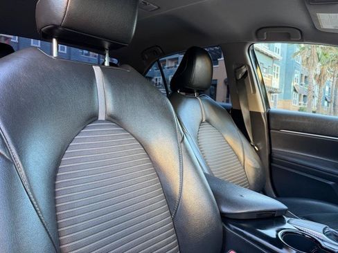 Used 2018 Toyota Camry SE FWD image 58