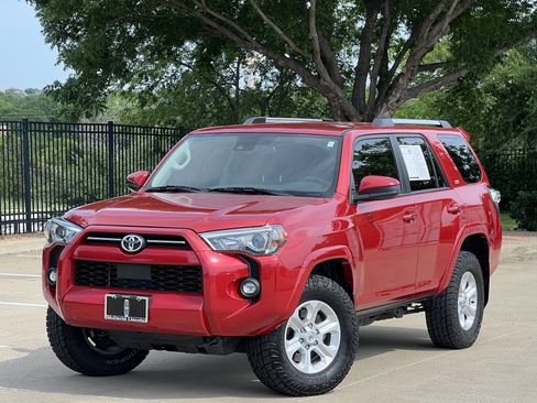 Used 2024 Toyota 4Runner SR5 AWD/4WD image 2