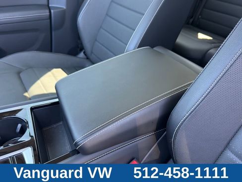 Used 2024 Volkswagen Atlas SEL AWD/4WD image 13