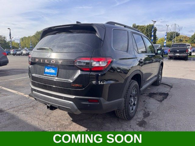 Used 2026 Honda Pilot TrailSport image 2