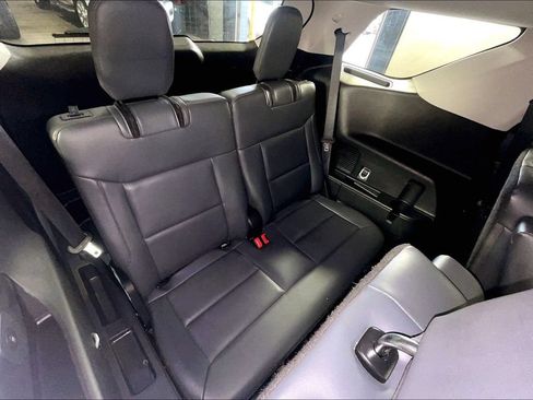 Used 2025 Ford Explorer Active w/ Active Comfort Package RWD image 36