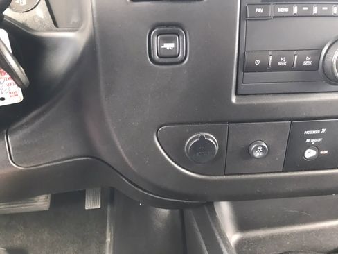 Used 2017 Chevrolet Express 3500 LT w/ LT Preferred Equipment Group image 21