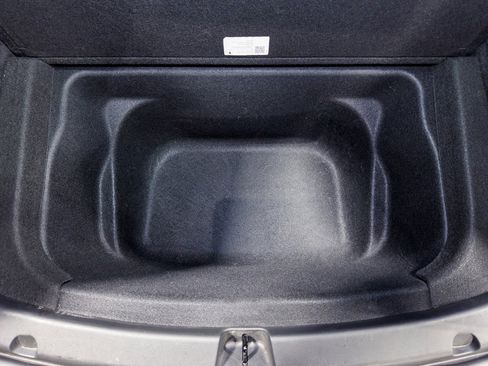 Used 2021 Tesla Model Y Long Range image 26