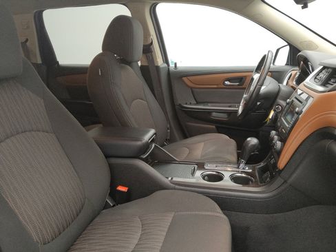 Used 2016 Chevrolet Traverse LT w/ Style and Technology Package image 21