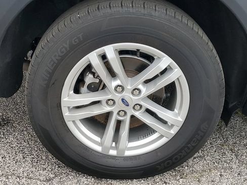 Certified 2024 Ford Explorer XLT w/ Equipment Group 202A AWD/4WD image 5