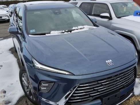 Used 2025 Buick Enclave Preferred image 2