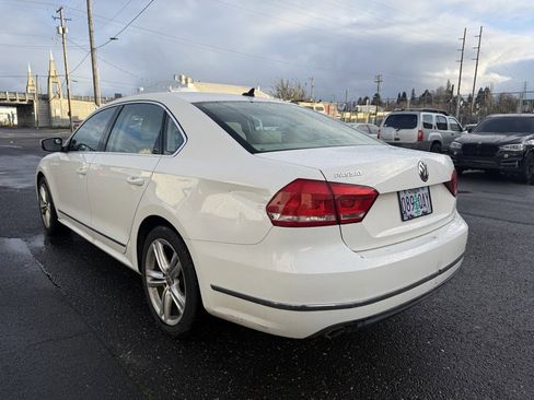 Used 2014 Volkswagen Passat TDI SE image 3