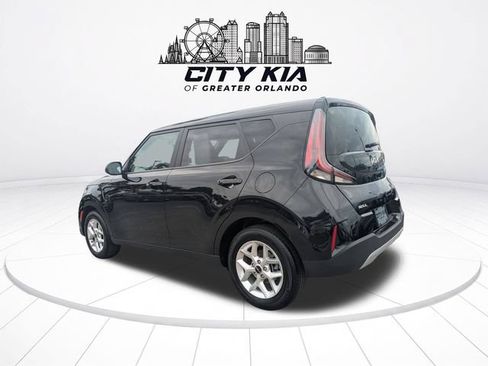 Certified 2025 Kia Soul LX w/ LX Technology Package FWD image 4