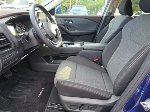 Used 2023 Nissan Rogue SV FWD image 25