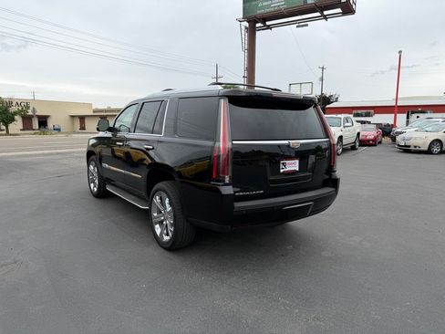 Used 2015 Cadillac Escalade Luxury AWD/4WD image 4