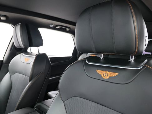 Used 2019 Bentley Bentayga image 19