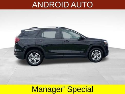 Used 2024 GMC Terrain SLE w/ Driver Convenience Package FWD image 8