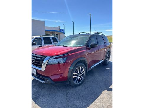 Used 2022 Nissan Pathfinder Platinum w/ Cargo Package image 1