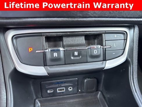 Used 2023 GMC Terrain SLT image 22