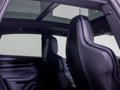 New 2026 Porsche Macan 4 Electric image 26