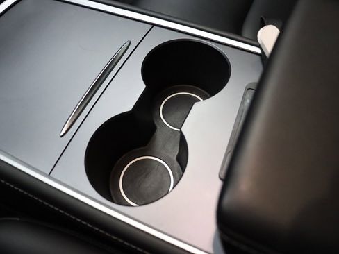 Used 2023 Tesla Model Y Long Range image 47