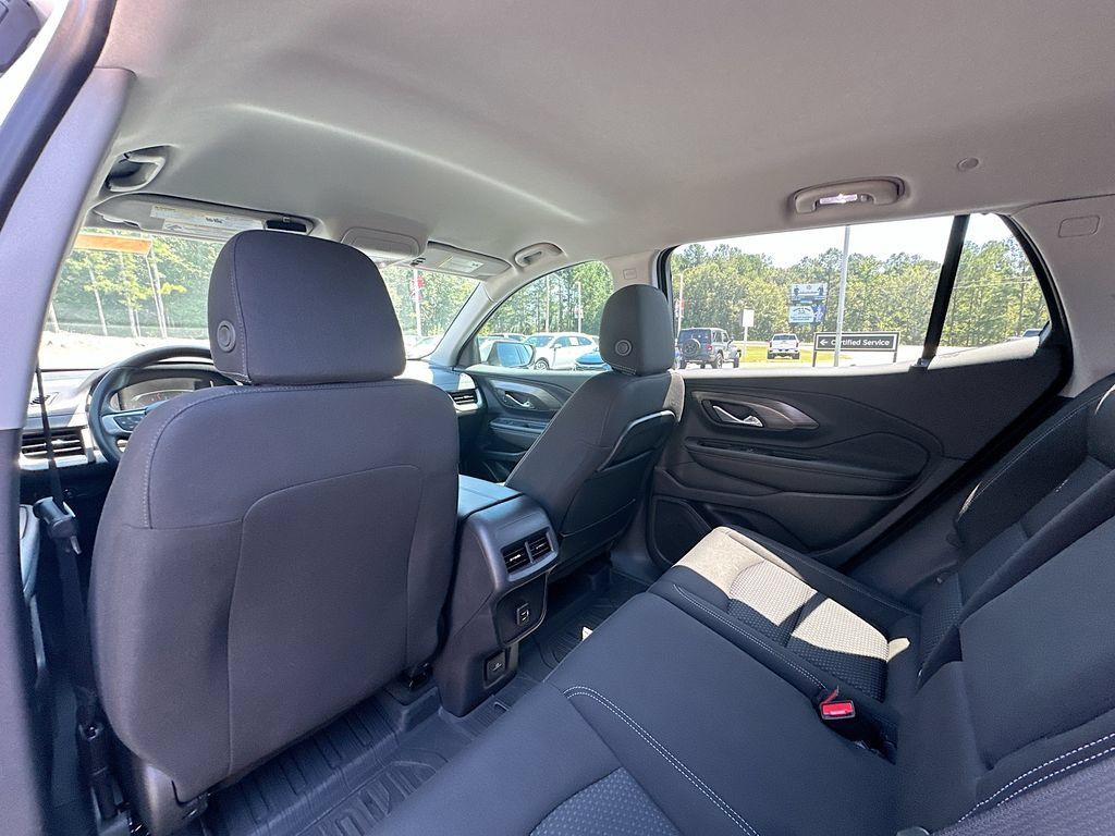 New 2024 GMC Terrain SLE w/ Driver Convenience Package FWD image 4