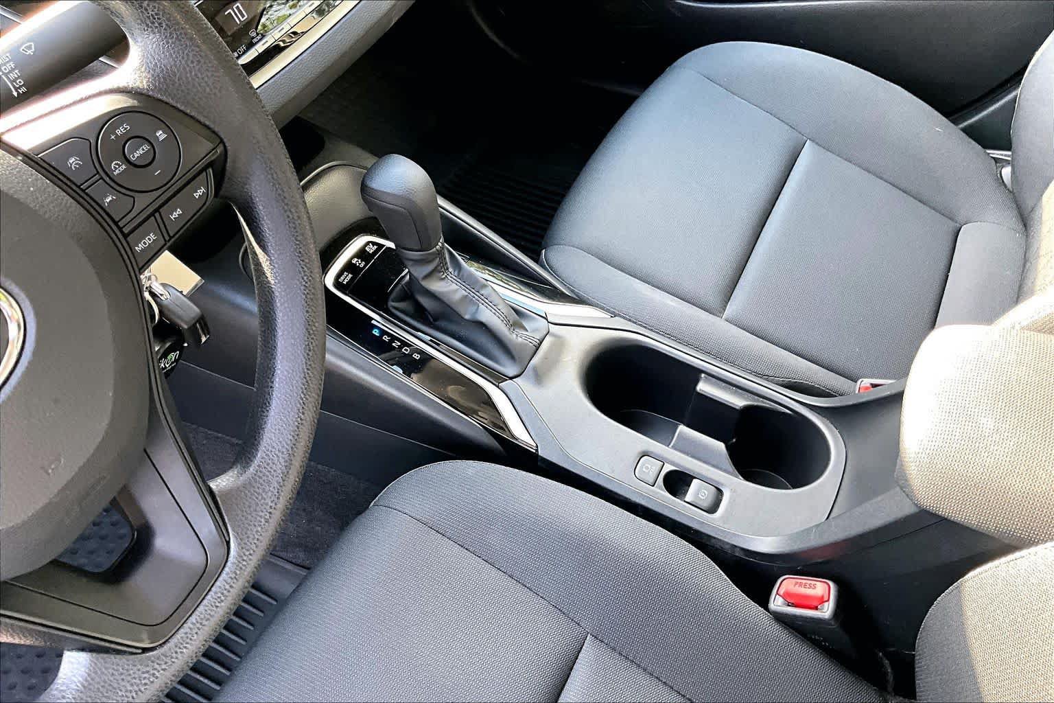 Used 2026 Toyota Corolla LE FWD image 17